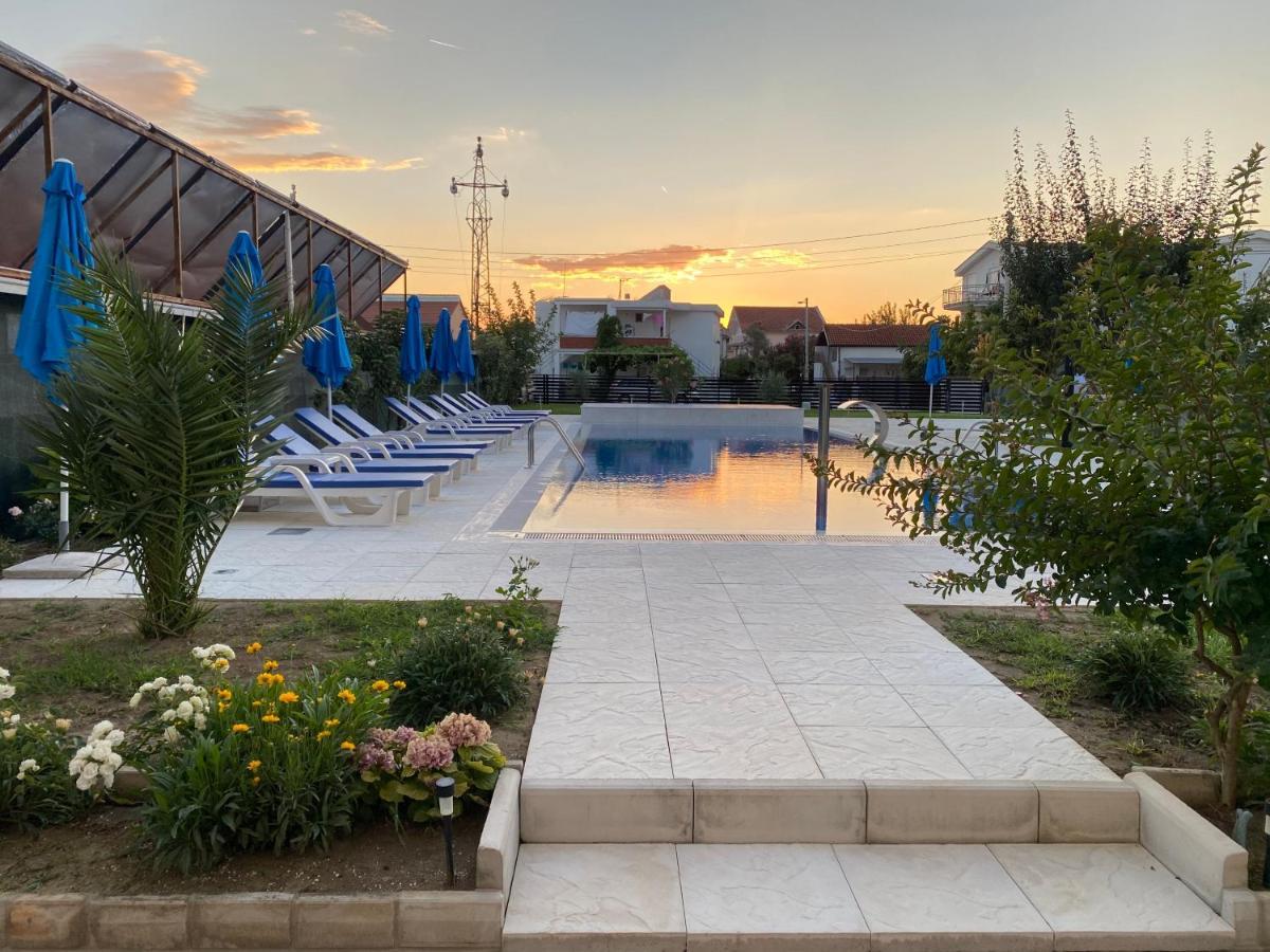 Villa Leona Palushaj دونجي ستوج المظهر الخارجي الصورة